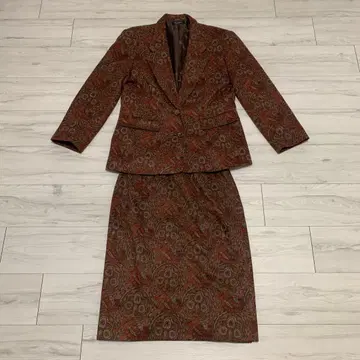 페이즐리 무늬 셋업 브라운 계열