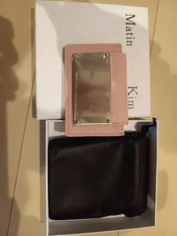 Matin Kim 핑크 가죽 카드 케이스