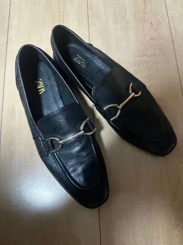 ZARA 블랙 가죽 로퍼