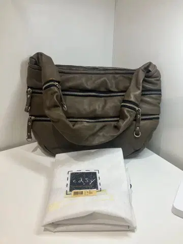 이지 그레이 숄더백