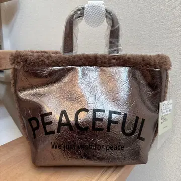 미사용 새상품 PECHINCHAR 메탈릭 브라운 백