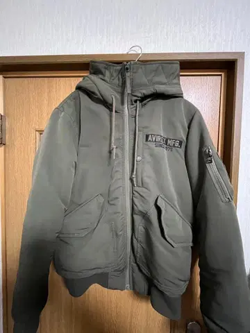 AVIREX 후드 부착 MA-1 자켓