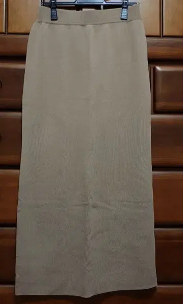 그레디 브릴리언트 총침 니트 타이트 스커트 이번 시즌 미사용 새상품