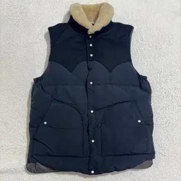 뷰티 앤 유스 유나이티드 애로우즈 다운 베스트 무스탕