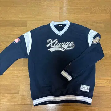 XLARGE 네이비 V넥 트레이닝복