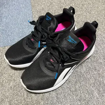 리복 메가플렉사곤 블랙/화이트