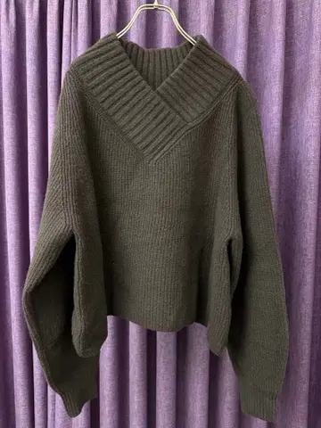 Deuxieme Class 다크 브라운 V넥 스웨터