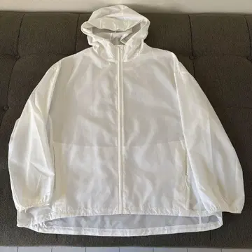 UNIQLO 포켓터블 UV 후드티 XXL 화이트