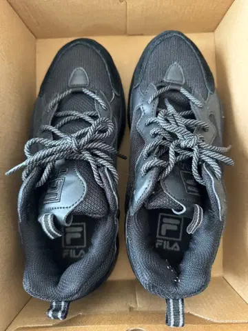FILA 스니커즈 24cm