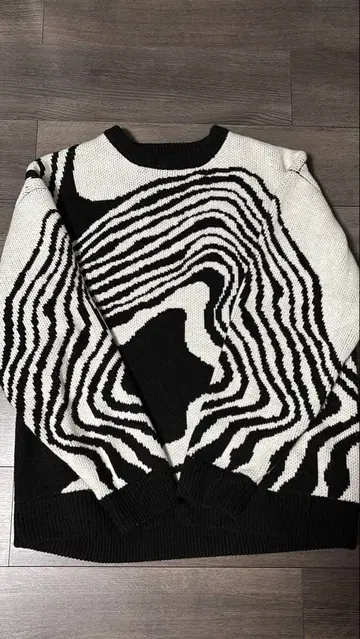 [ 무료배송 ] BCStock 니트 M 사이즈