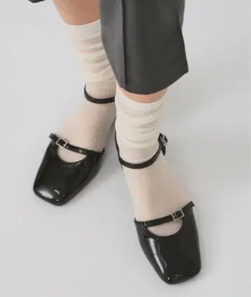 BEAMS 스트랩 벨트 펌프스