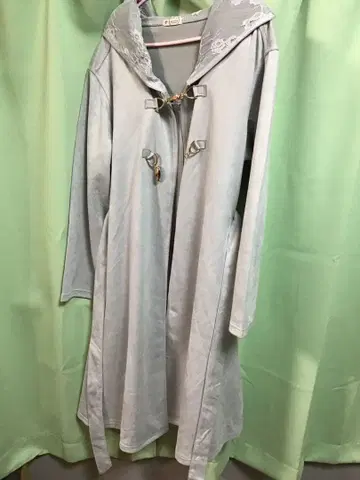 후드 부착 그레이 롱 코트