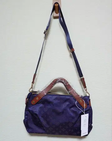 [ 미사용 ] 러셋 / 3층 2way 백