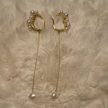그레이스 콘티넨탈 펄 장식 골드 이어커프