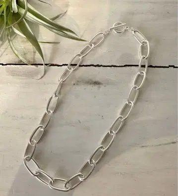 샹들라 로즈 체인 목걸이