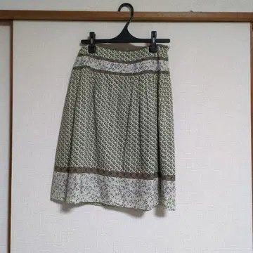 [ ADIEU TRISTESSE ] 플레어 스커트 그린 계열 꽃무늬