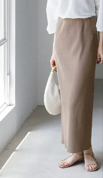 노블 토탄 골지 타이트 스커트 브라운D 40 사이즈