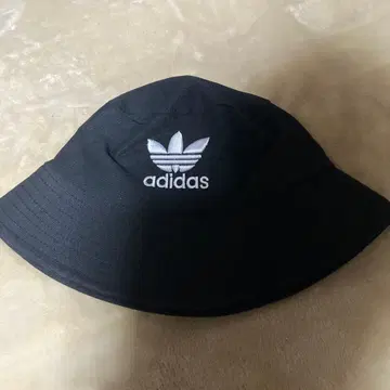 아디다스 모자 [세잎클로버] 사이즈는 프리
