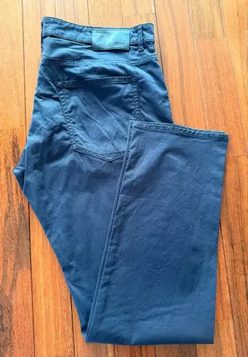 HUGO BOSS 다크 그레이 소프트 스트레치 팬츠 size. 38/30