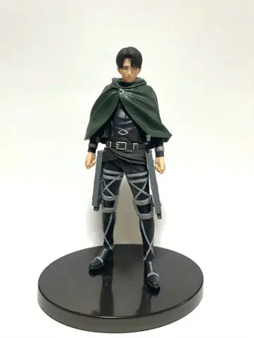 진격의 거인 피규어 리바이