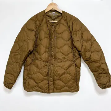 유니클로 x 화이트 마운티니어링 울트라 라이트 다운 올리브 L