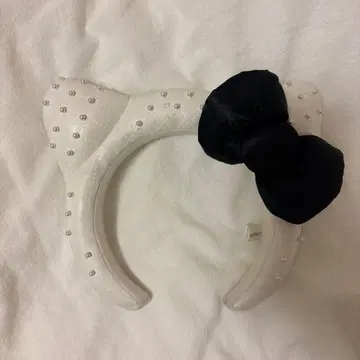 유니버설 키티 머리띠 가죽 펄 퀼팅 화이트