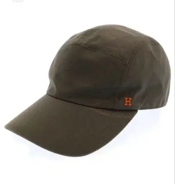 올리브 그린 캡 H 자수 포함