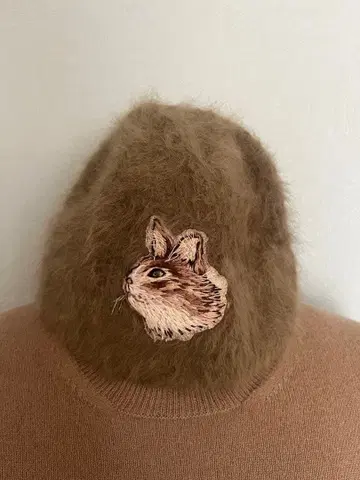 토끼 자수 모헤어 니트 모자