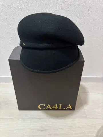[ 완판템 ] CA4LA 비대칭 헌팅 캡 블랙