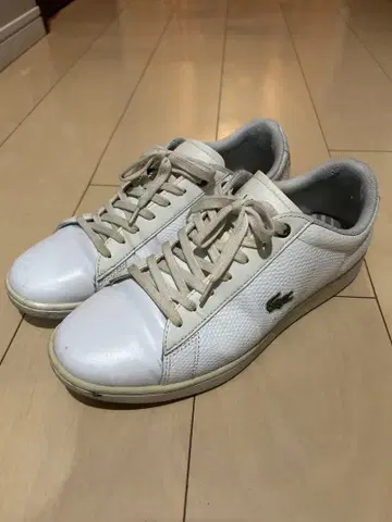 라코스테 화이트 스니커즈