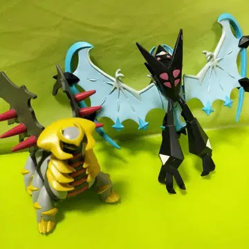 기라티나 네크로즈마 가동 피규어 세트