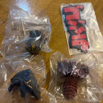 제일복권 고질라 괴수난무 -날뛰는 존재 E상 몬스터 헤드 마그넷 3종