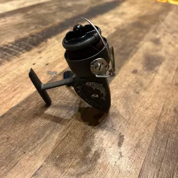 낚시릴 블랙 스풀 포함