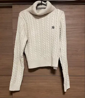 INGNI 아이보리 케이블 짜임 터틀넥 하이넥 미사용 새상품