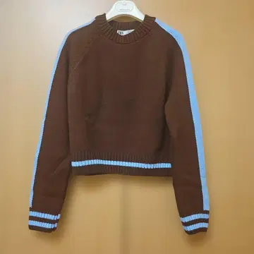 ZARA 브라운/파랑 크롭 스웨터 구하기 어려움
