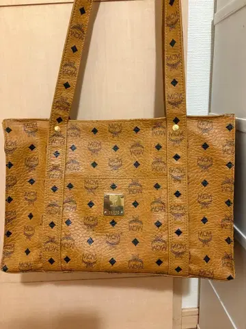 MCM 로고 프린트 토트백 브라운