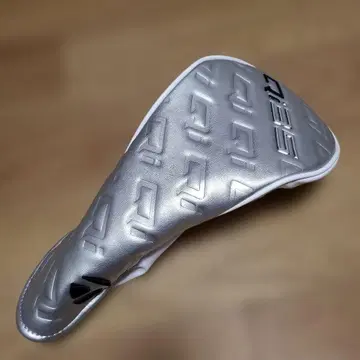 TaylorMade Qi35 드라이버용 골프헤드커버 실버 x 화이트