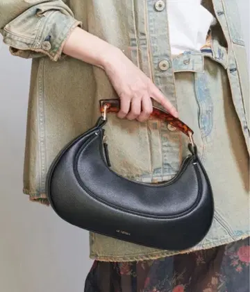 LE VERNIS 블랙 핸드백