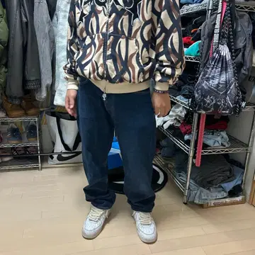 다크 블루 데님 스트레이트 핏