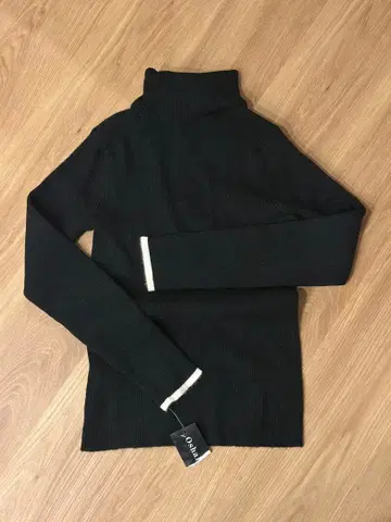 터틀넥 니트 스웨터/Osha Lady