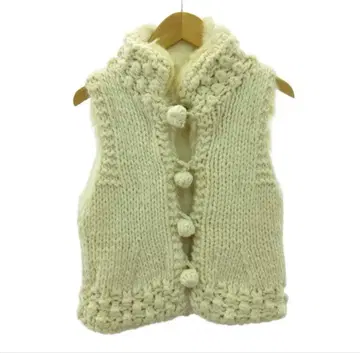 아이보리 니트 베스트 폼폼 장식