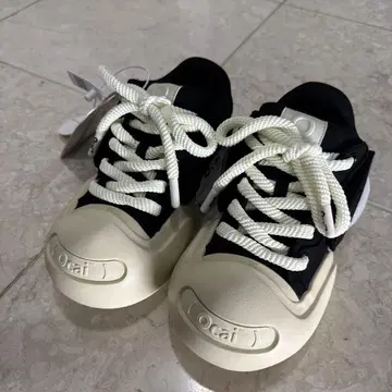 Ocai 스니커즈 블랙/크림