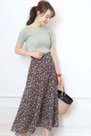 [JUSGLITTY] 플라워 프린트 롱 스커트 브라운