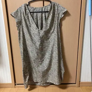 레오파드 무늬 V넥 반팔 튜닉