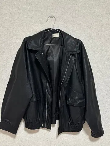 블랙 가죽 자켓 거의 새상품