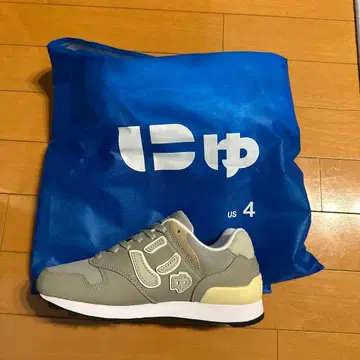 [새상품] 뉴-즈 [GRAY] 10주년 한정판 모델 22cm