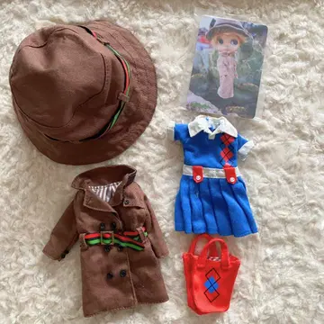 브라이스 프렌치 트렌치 아웃핏