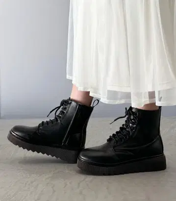 [ JaVa 자바 콜라보 ] 클리어 샤크 밑창 레이스업 부츠 빅 사이즈