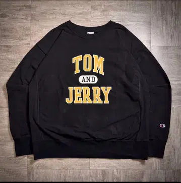 챔피온 리버스 위브 맨투맨 톰과 제리 콜라보 XL 사이즈
