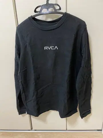 RVCA 블랙 트레이닝복